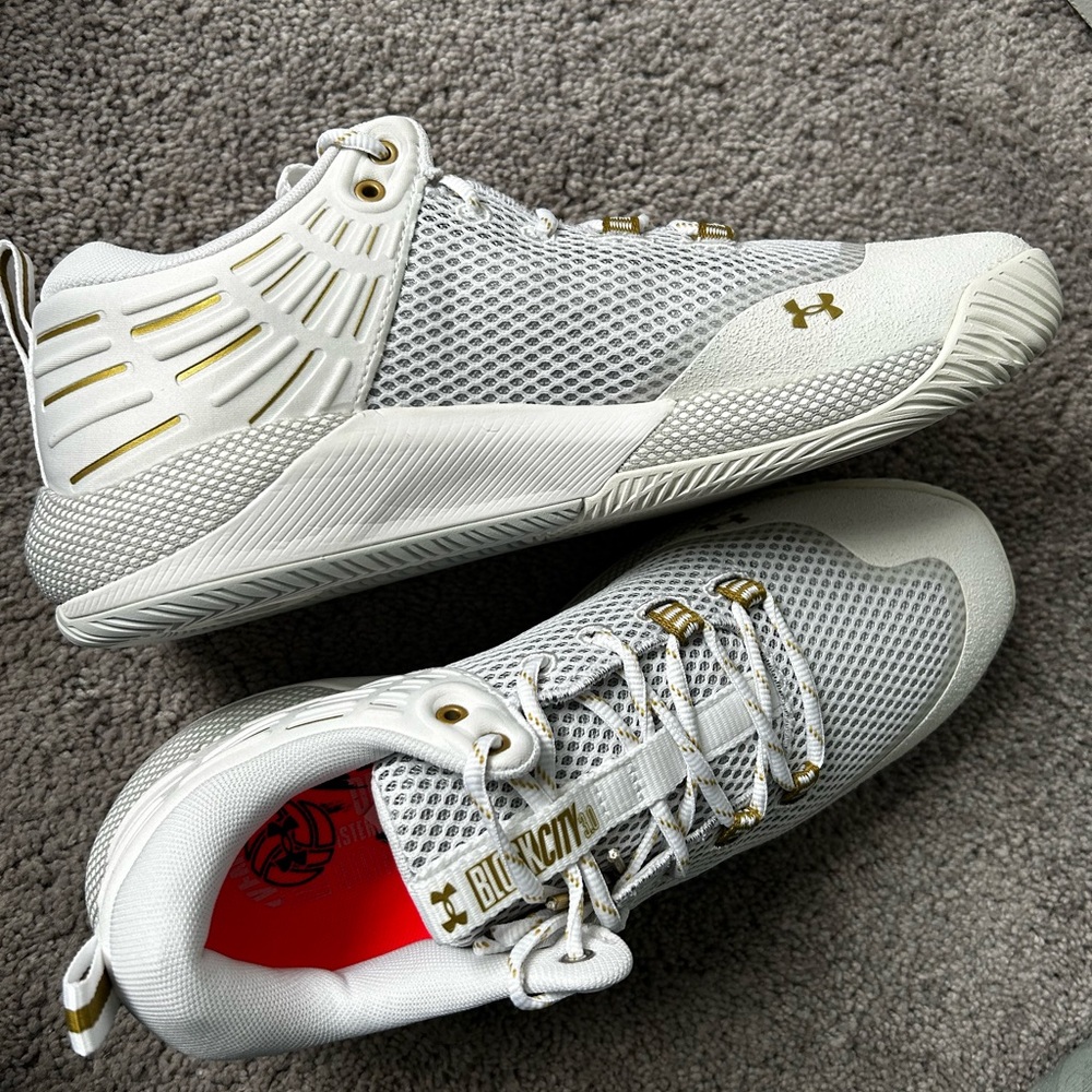 UA HOVR Block City volleyball shoes